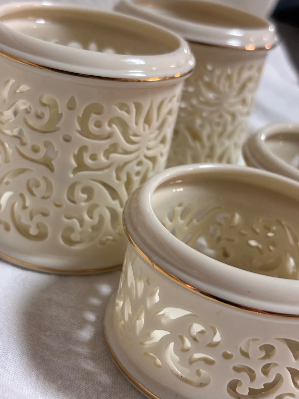 4 Lenox illuminates ivory pierced porcelain Filigree Votive Candle Holders